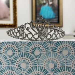 Silver quinceareña crown.